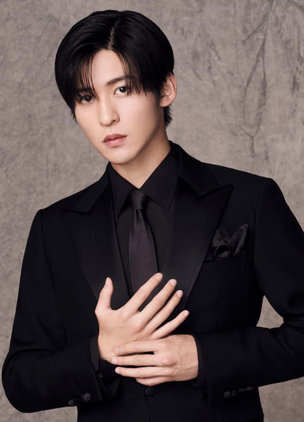 241130「Snow Man」公式HP アーティスト写真③ 目黒蓮・宮舘涼太