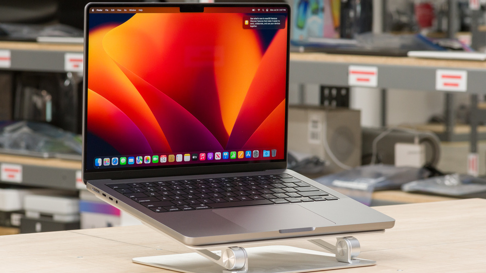 Apple MacBook Pro 14 (M2, 2023) Review - RTINGS.com