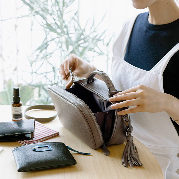 スタッフ愛用品 クラルテ スウィングミニショルダー – 土屋鞄製造所