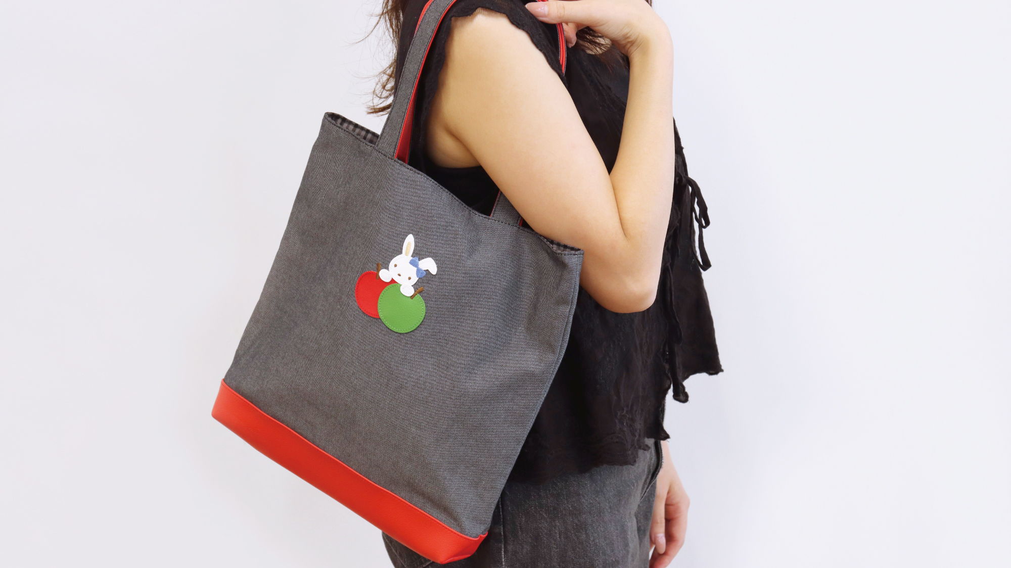 秋の新作コレクション「秋のファミリアショー2025」を開催