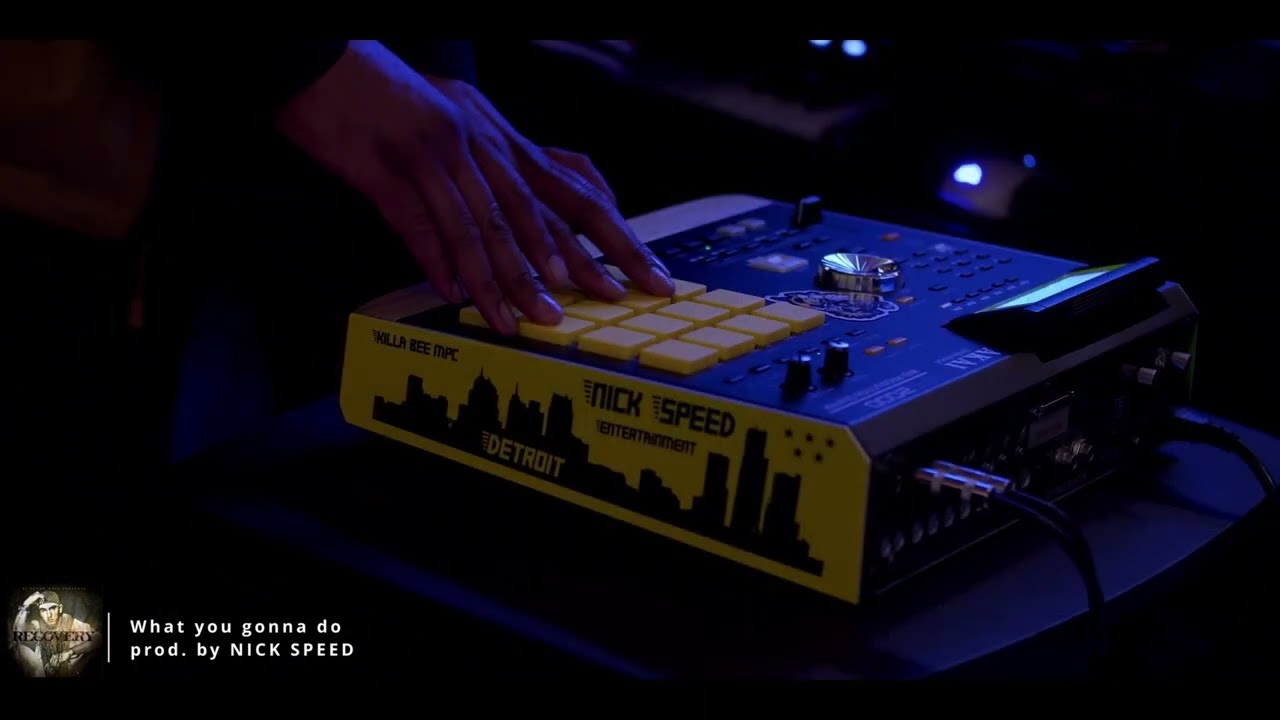 Akai MPC 2000XL Custom Gold Phenolic Unit & Hardwood Bezel