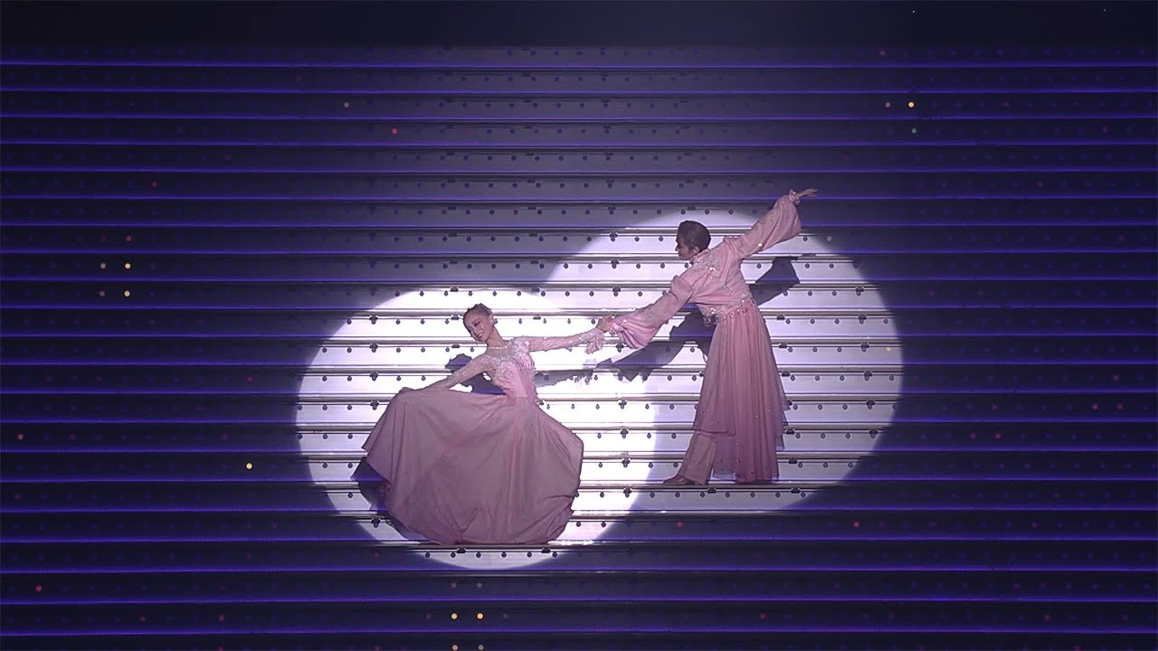 花組公演『悪魔城ドラキュラ』『愛, Love Revue！』初日舞台映像