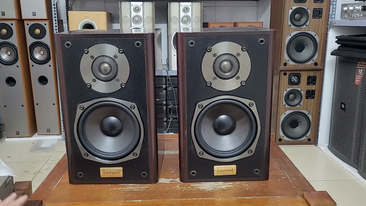 Onkyo Liverpool D200ii speakers with 16cm bass drivers deliver an