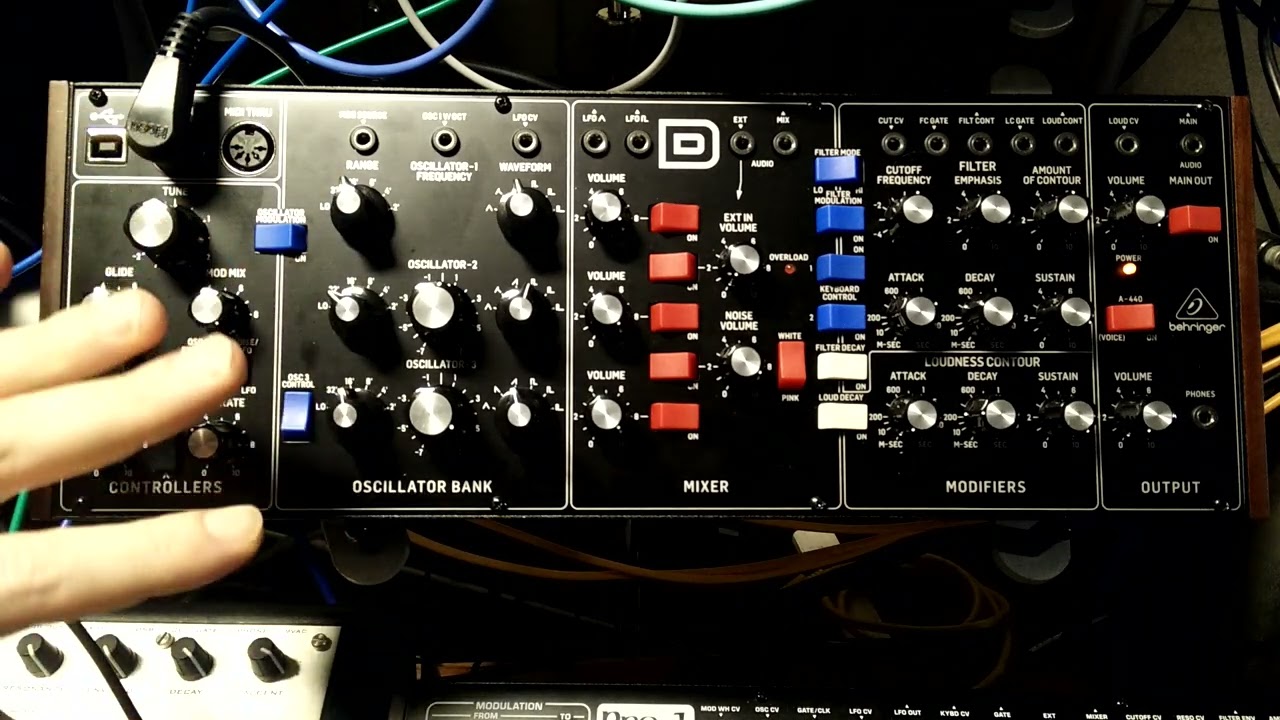 Behringer Model D Analog Synthesizer - YouTube