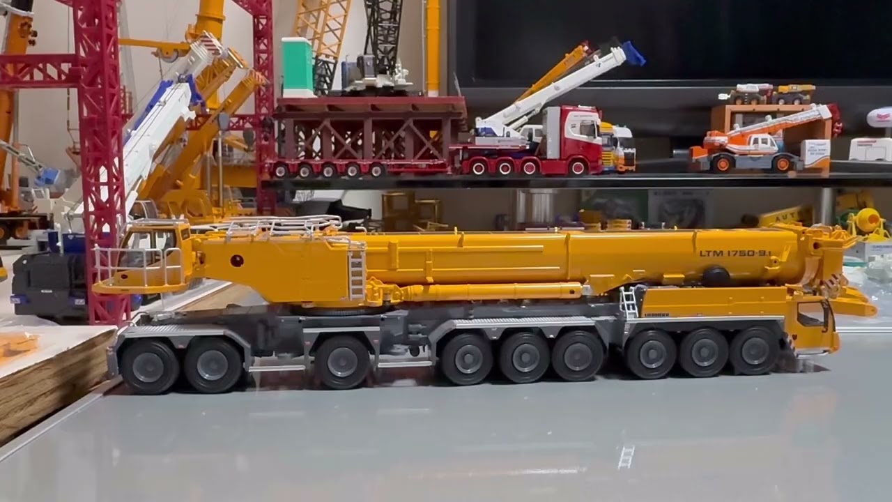 ミニチュアクレーン]1/50 リープヘルLTM1750-9.1日本仕様に変更