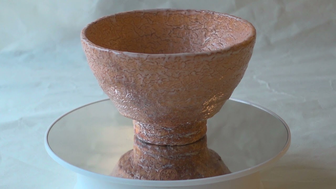 萩焼 永久勝斎 作 抹茶碗 回してみました - YouTube