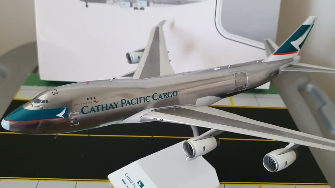 Cathay Pacific Cargo (Silver Bullet) 747-400 in 1:200 review - YouTube