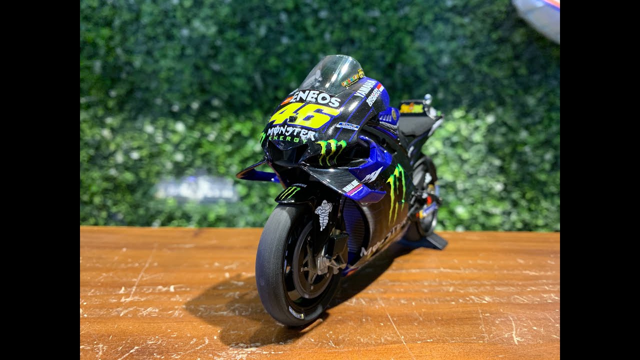 1/12 Minichamps Yamaha YZR-M1 Valentino Rossi Test Sepang MotoGP