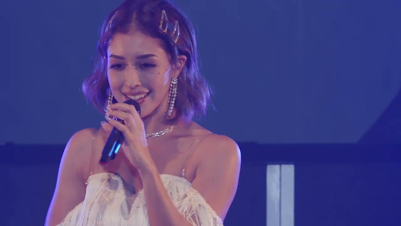 CRY / BENI “CINEMATIC” LIVE TOUR 2018-2019 - YouTube