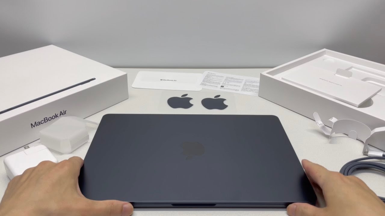 MacBook Air M2 Midnight Unboxing - ミッドナイト 開封の儀 - YouTube