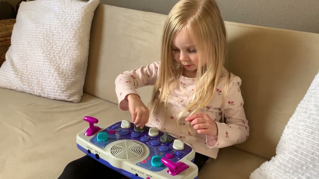 Playtime Engineering キッズ向けシンセ ” Blipblox SK2 ” / グルーヴ