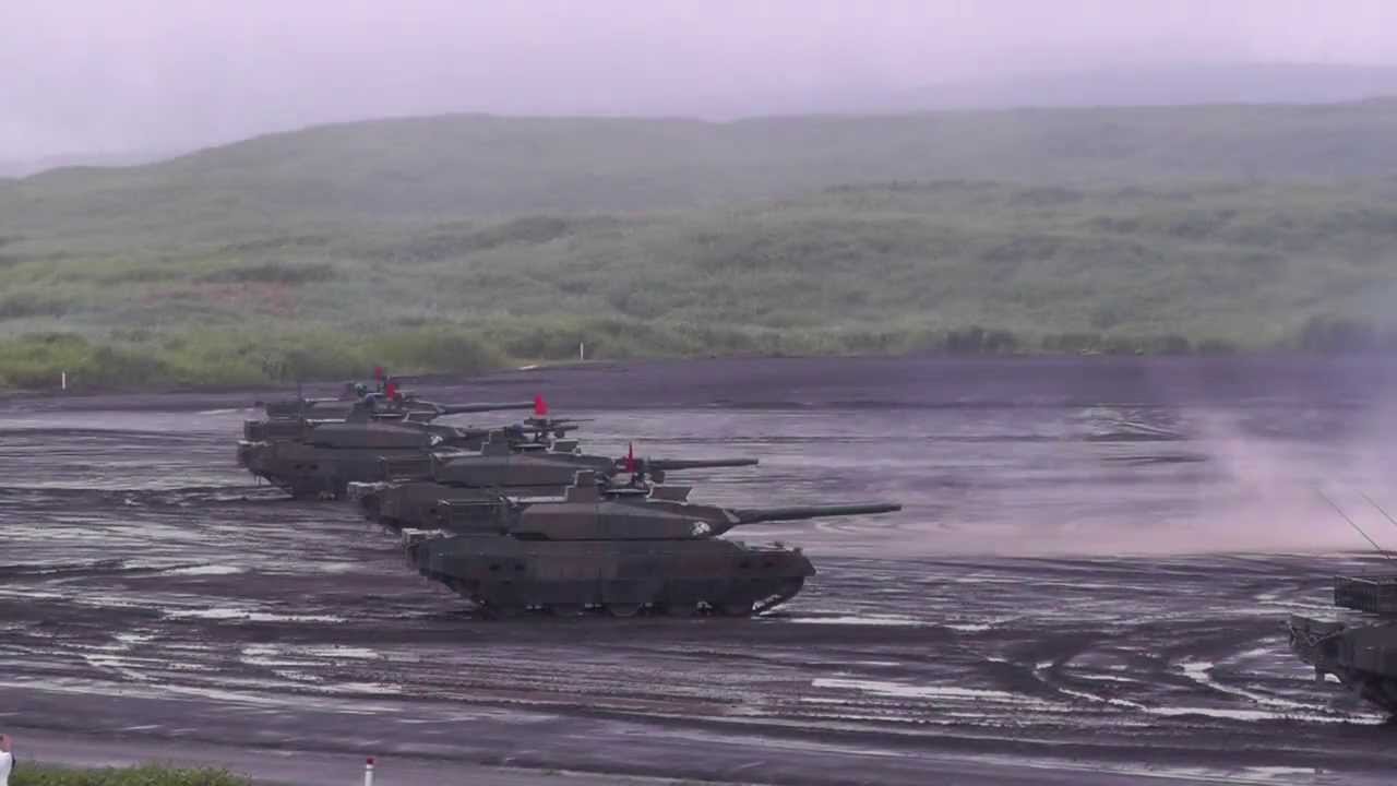 平成25年度 富士総合火力演習 前段演習 2013年8月25日 - YouTube