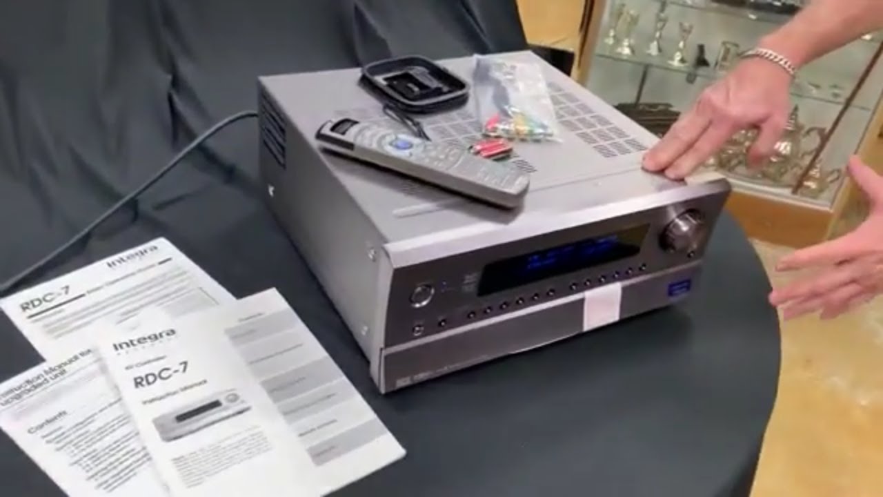 Integra Research RDC-7 AV Controller Barely Used Original Box