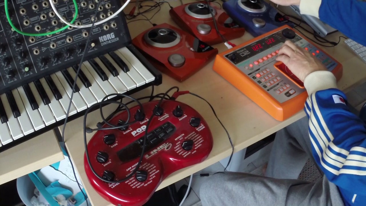 Roland D2 Groovebox with Alesis Air synth and Alesis Air fx - YouTube