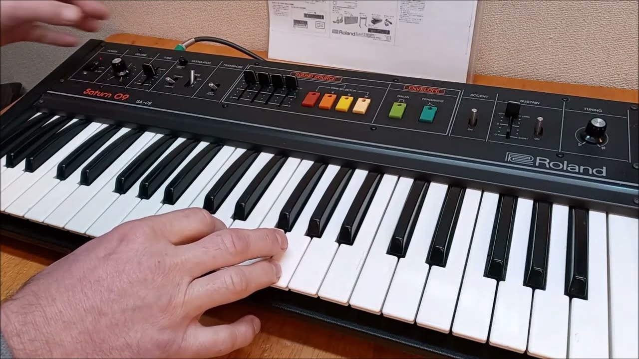 A simple 1980 Roland SA-09 vintage Synthesizer demo from Vintage
