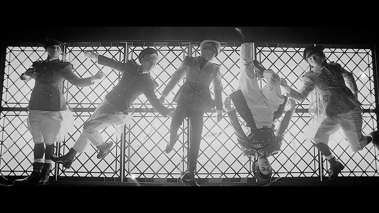 SHINee -- 「Everybody ［Japanese ver.］」Music Video - YouTube