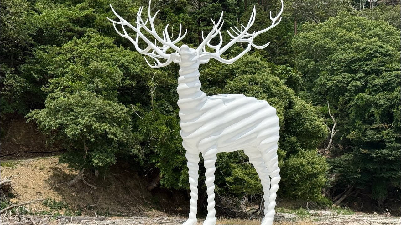 ホワイトグレー鹿の彫刻セット ホワイトグレー鹿の彫刻セット 彫刻家の名和
