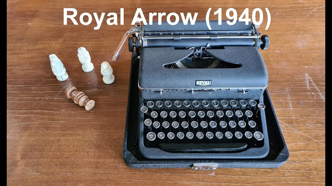 Old portable typewriter 