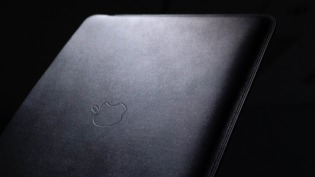Genuine Apple MacBook Leather Sleeve [1 Minute Review] - YouTube