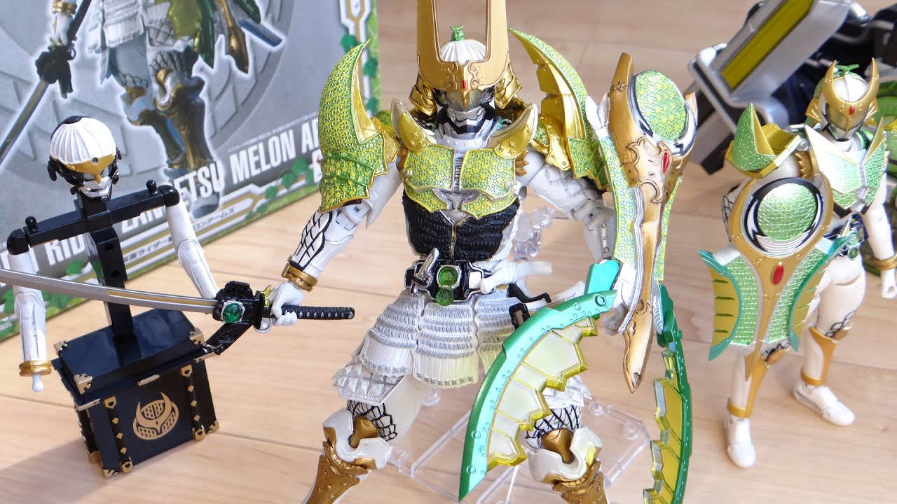 Melon Defender transforms into giant scissors! Premium Bandai