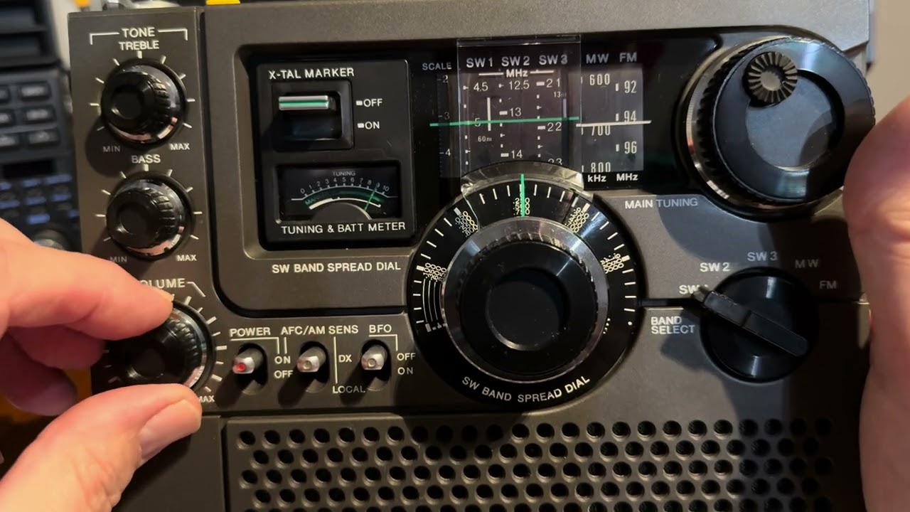 Sony ICF-5900W - YouTube