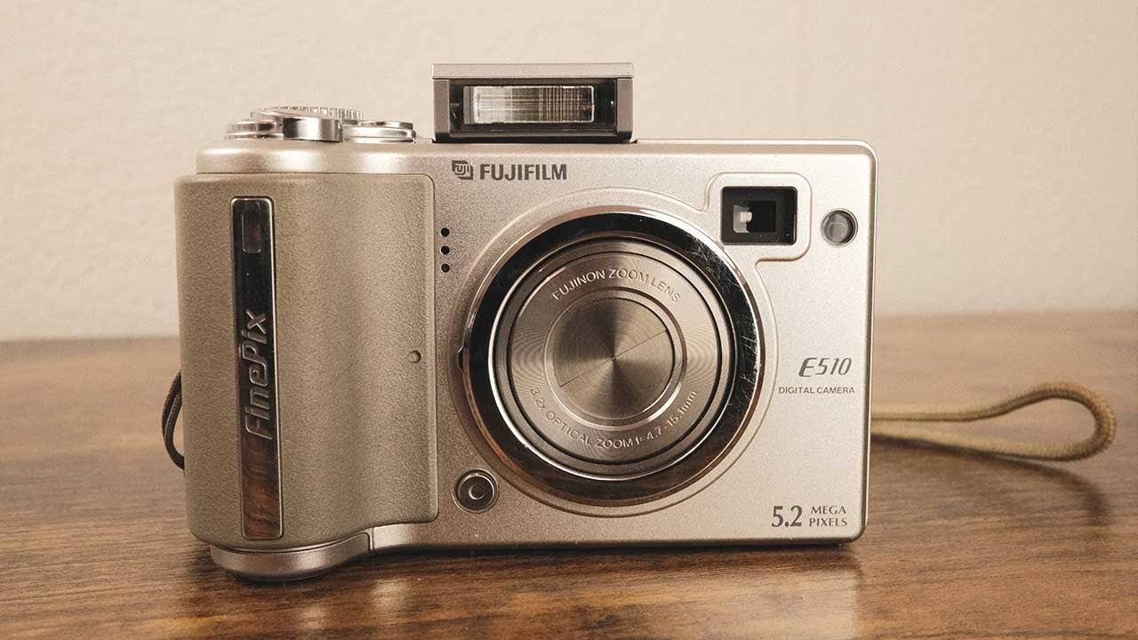 Fujifilm Finepix E510 - Quick overview - YouTube