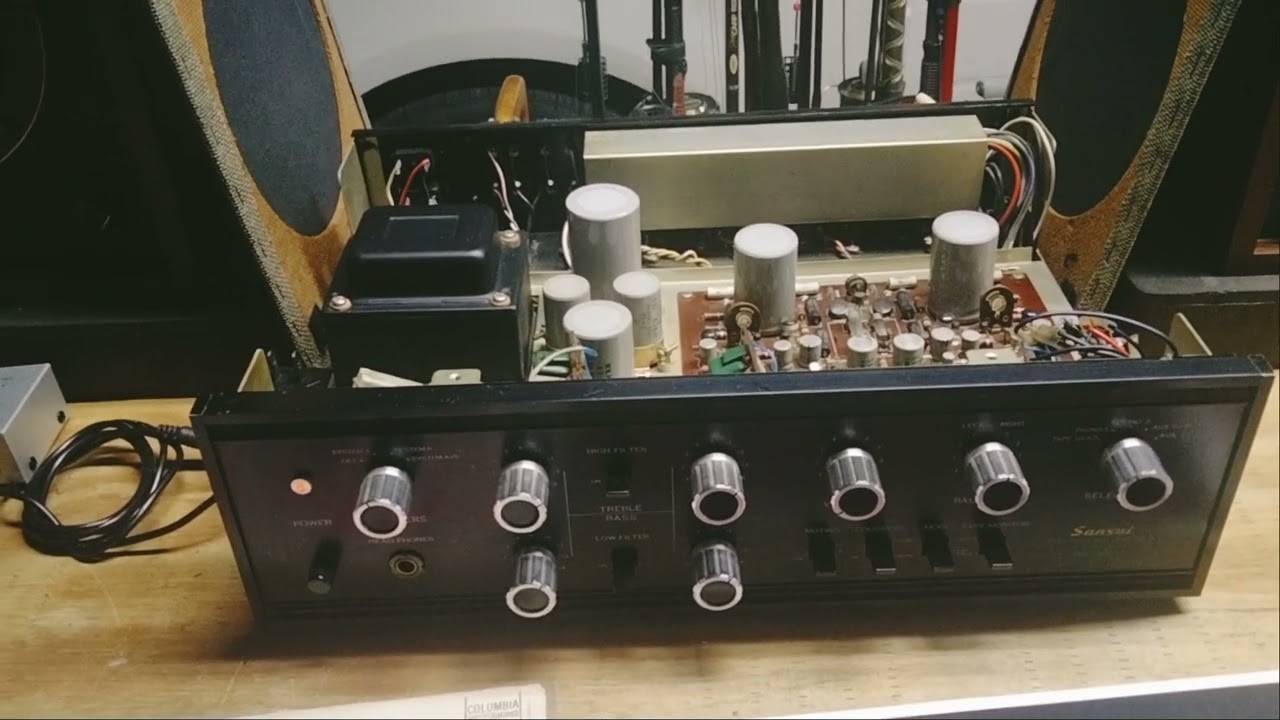 My 1968 Sansui AU-555 - YouTube
