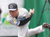 阪神 西岡が初スパイク練習 ジャンプや細かいステップも/タイガース