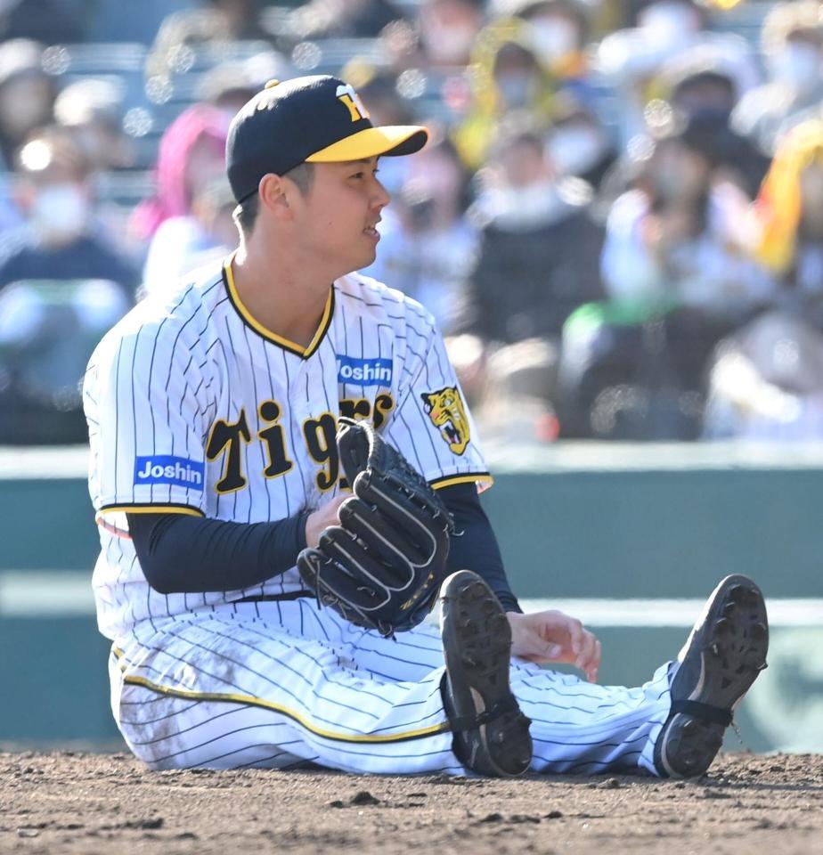 投球練習中に転倒の阪神・浜地が無事を強調「けがしてないです」/阪神