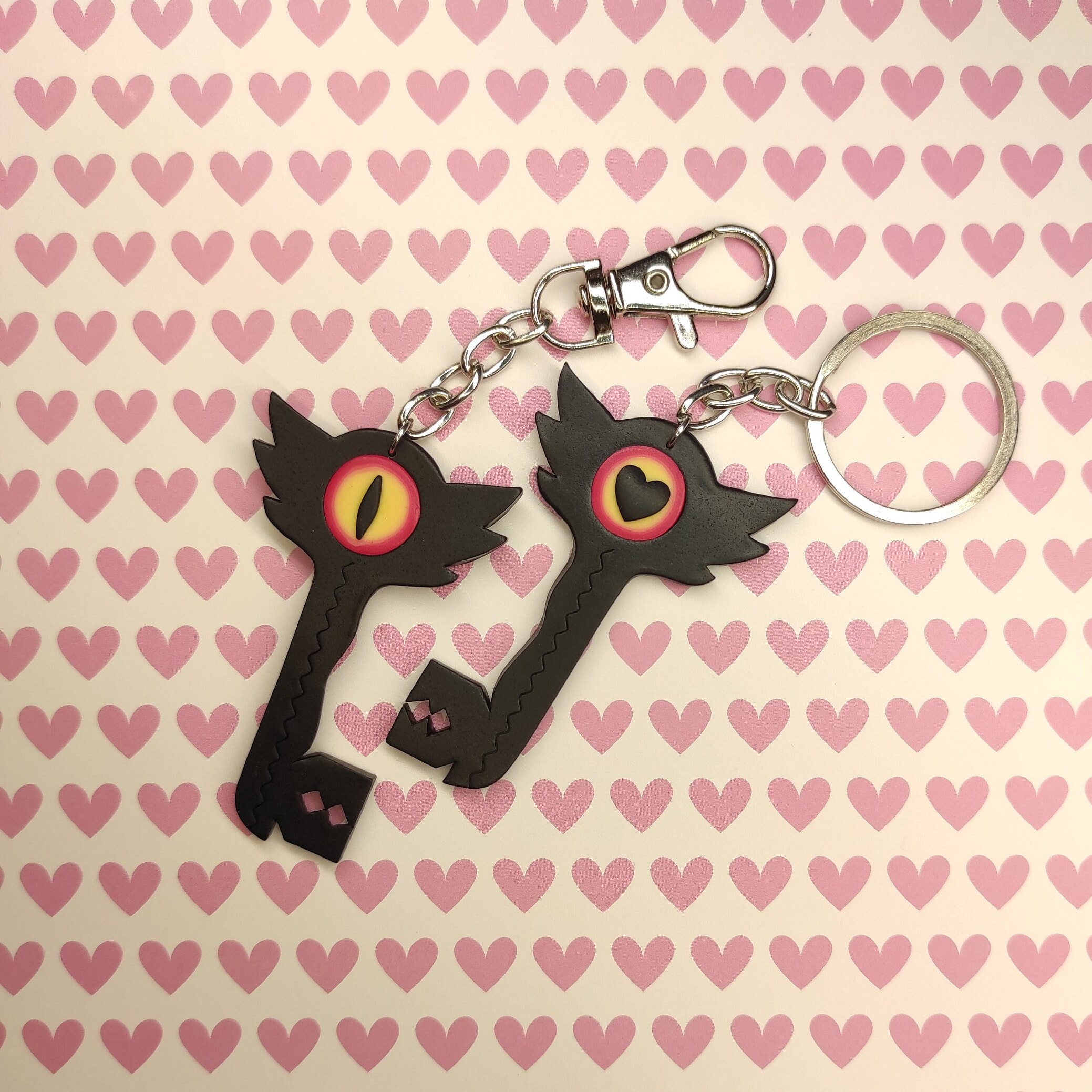 ハズビンホテルのキーチャーム：コスプレジュエリー、オタク向けギフト