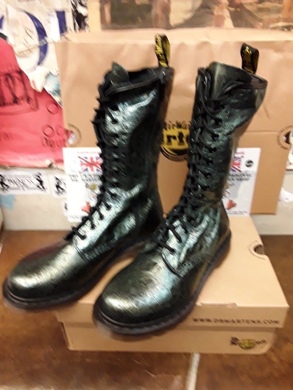 Dr Martens 1b99 Green Hunt 14 Hole Size 3 and 8 - Etsy