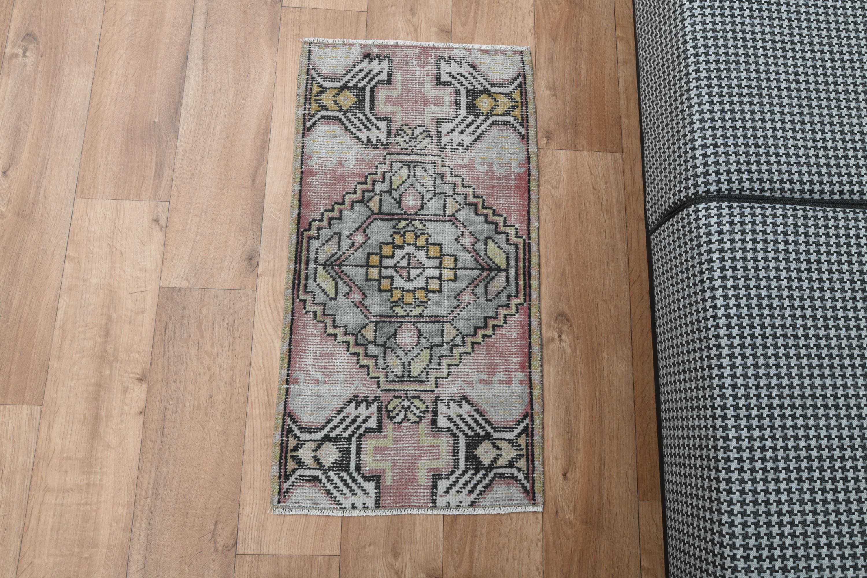 1.5x2.8インチのピンクの小型ラグ、トルコのヴィンテージラグ、ミニマ