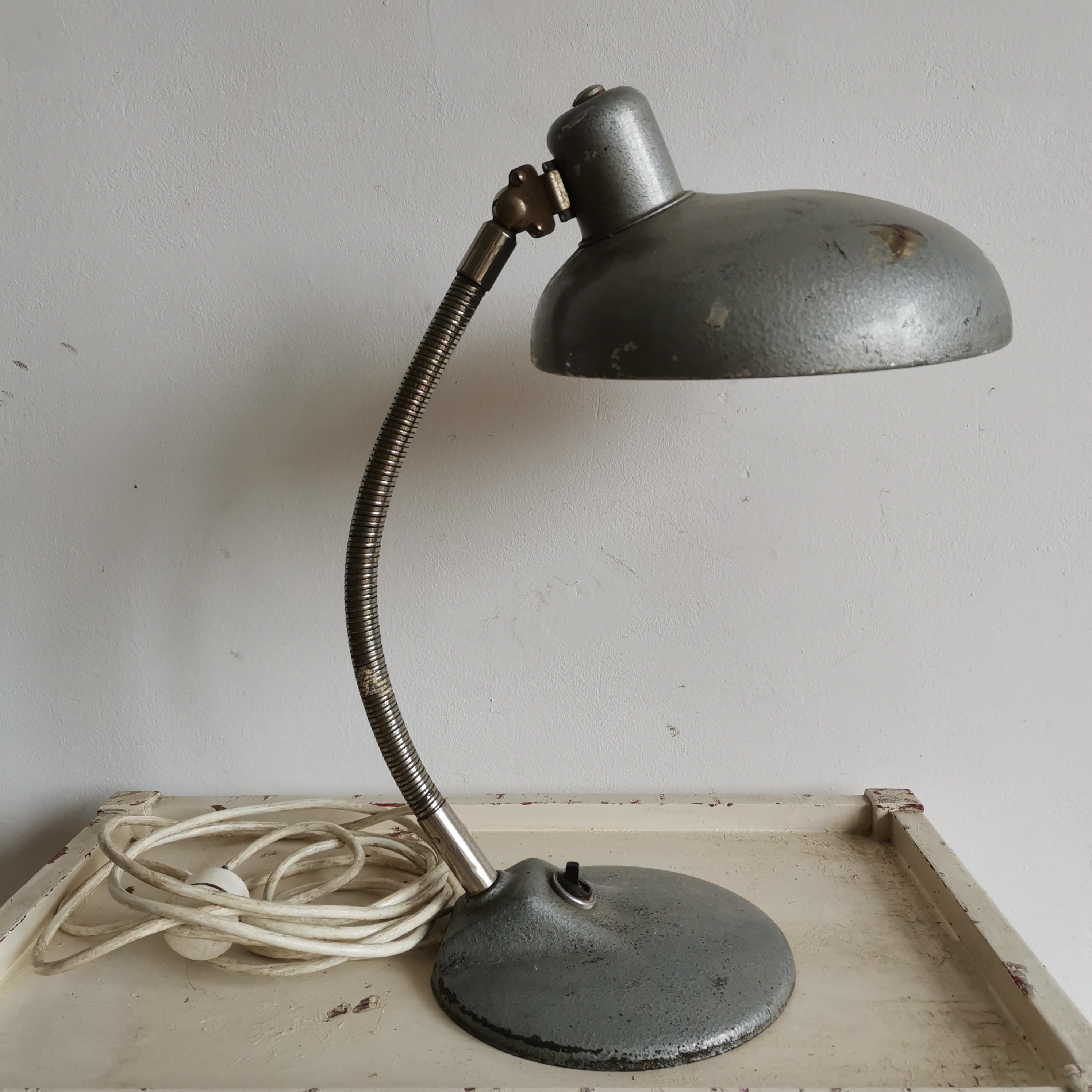 UFO Satellite Mid-century Table Desk Lamp, Photo Studio Lighting