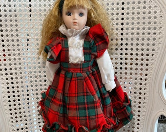 Vintage Porcelain Doll: 16