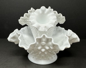 フェントン ホワイト ミルクガラス エパーニュ ホーン フラワー