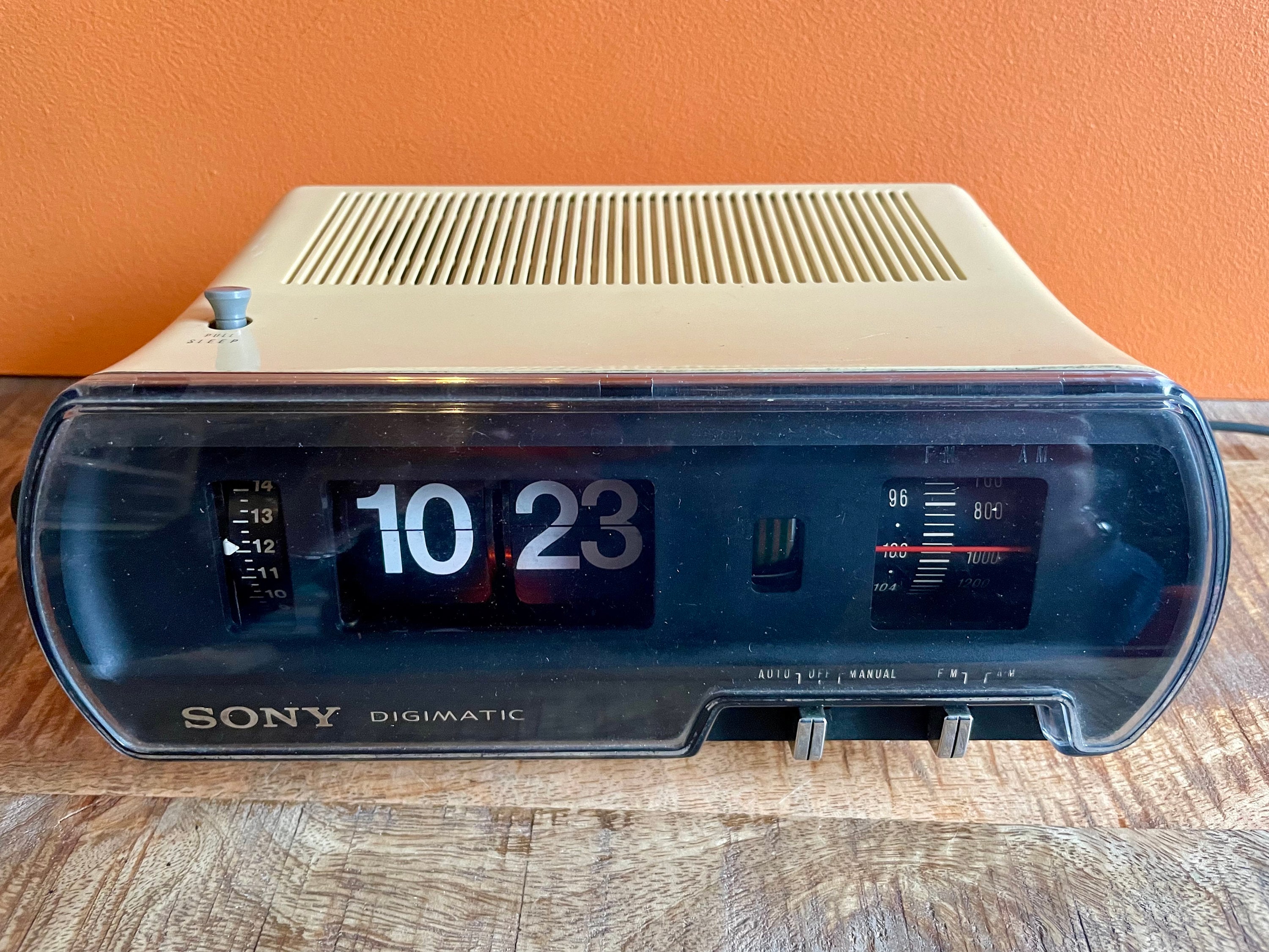 Vintage 1974 Sony Digimatic Flip Clock Radio - Retro AM/FM Mid