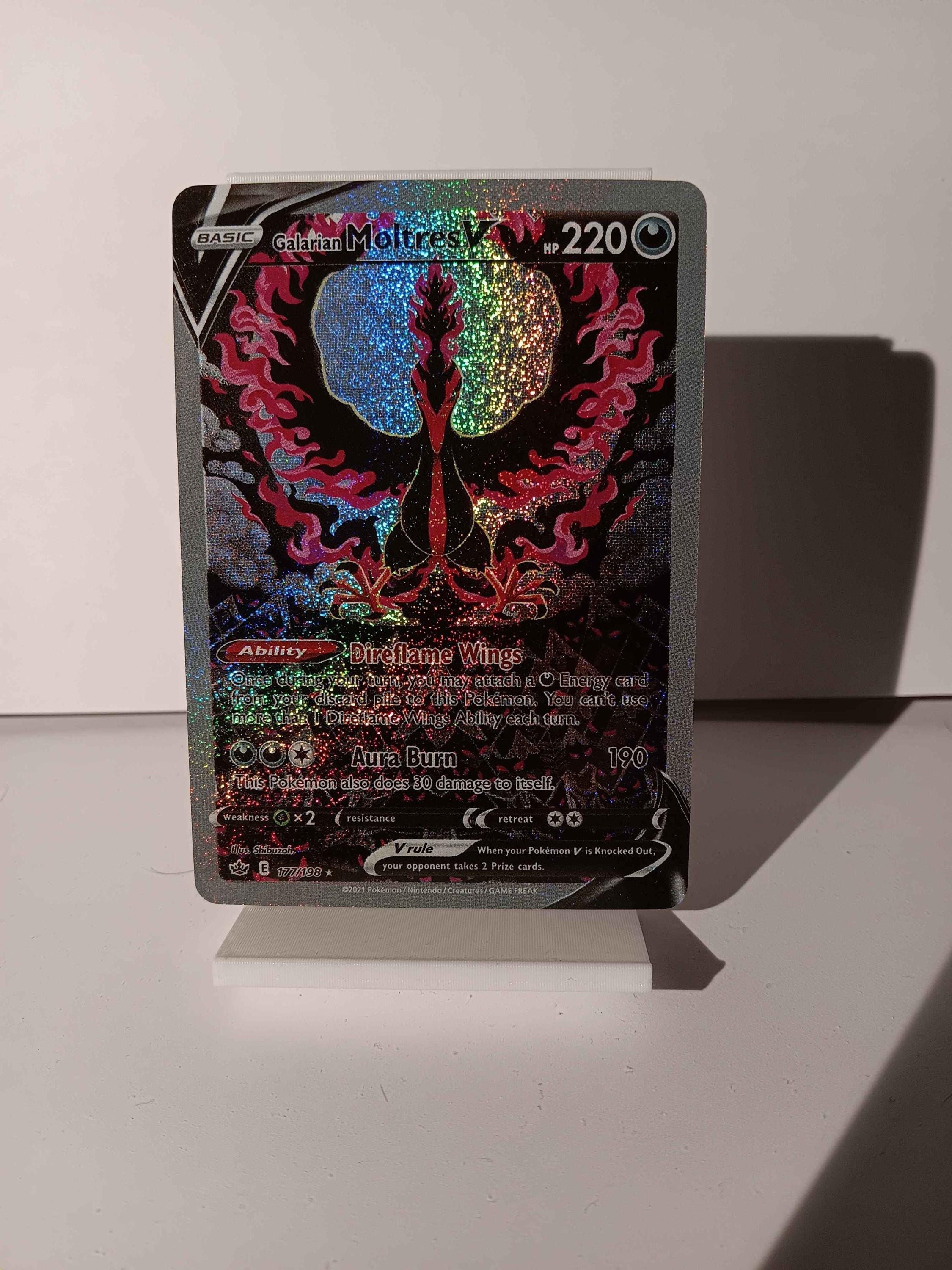 Galarian Moltres V - Chilling Reign - 177/198 / Ultra Rare