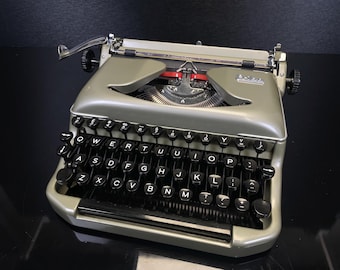 1950's Groma Kolibri Typewriter - Working and Good Looking - With