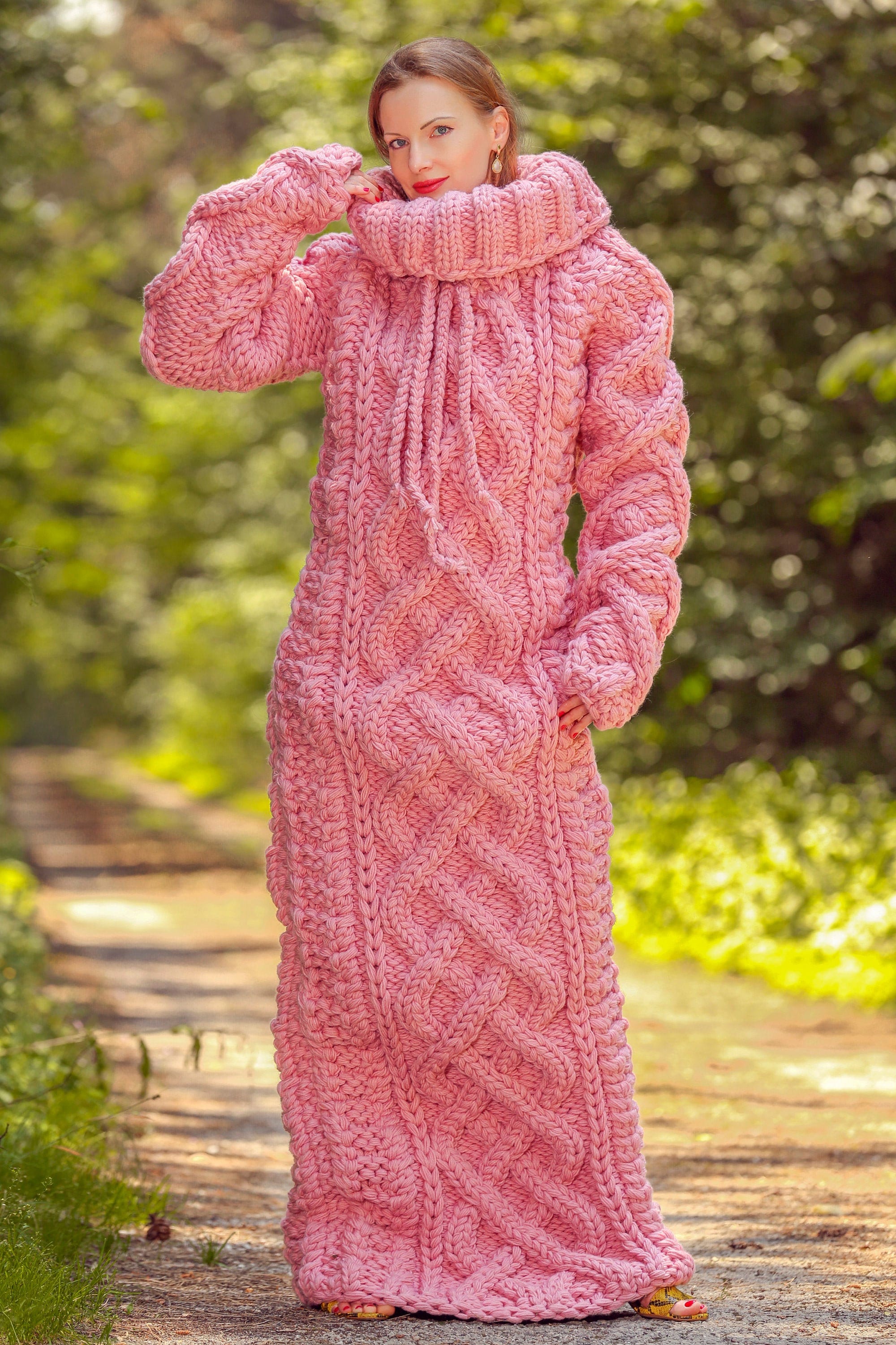 Мega Thick Cable Wool Dress Pink Handgestrickte Dress Extra Long