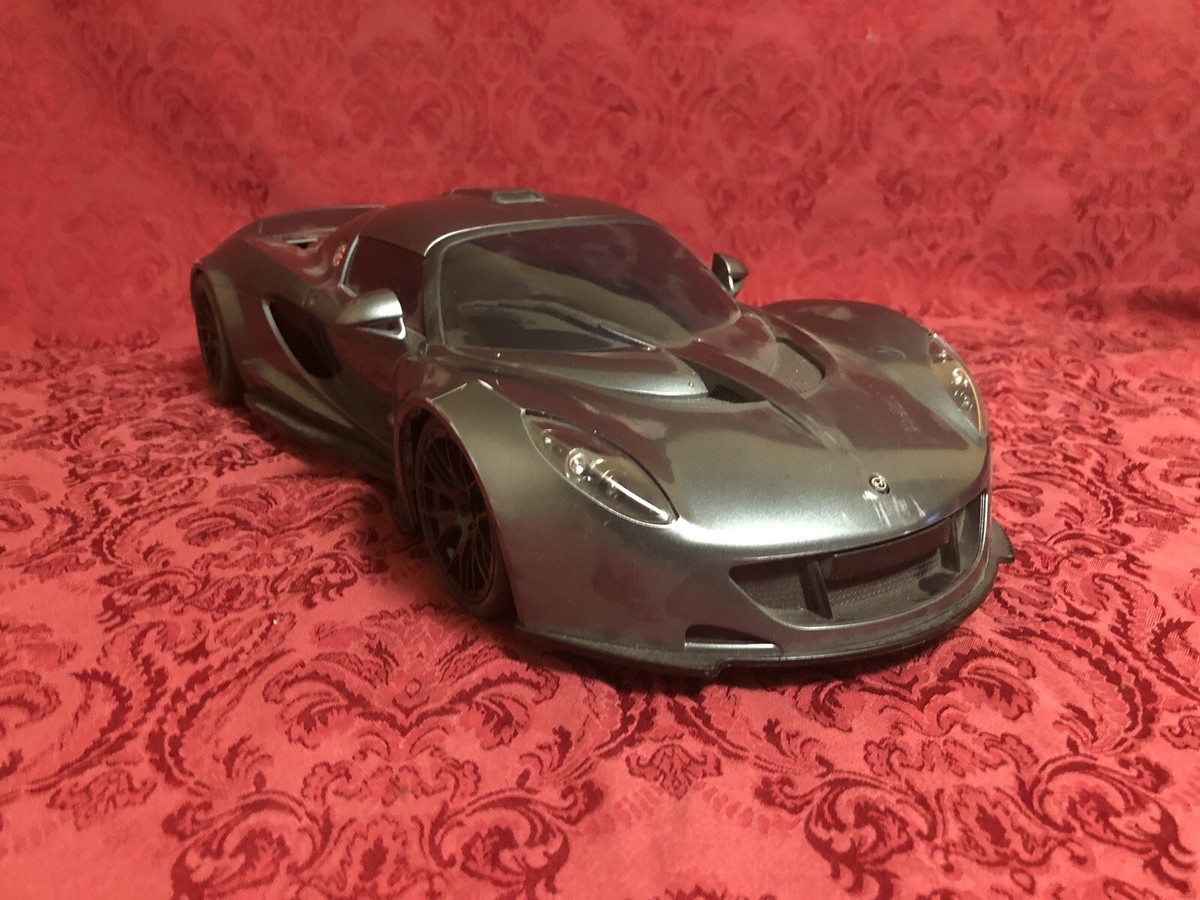 Fast Lane Toys R Us RC Hennessey Venom GT 1:8 * No Remote, Charger