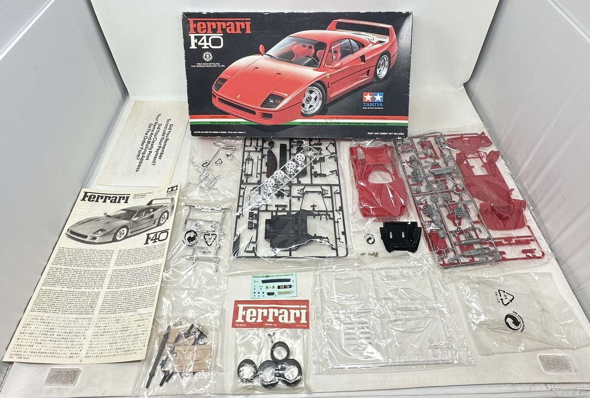 Ferrari F40 1/24 Tamiya Plastic Model Kit Sports Car Series 24077