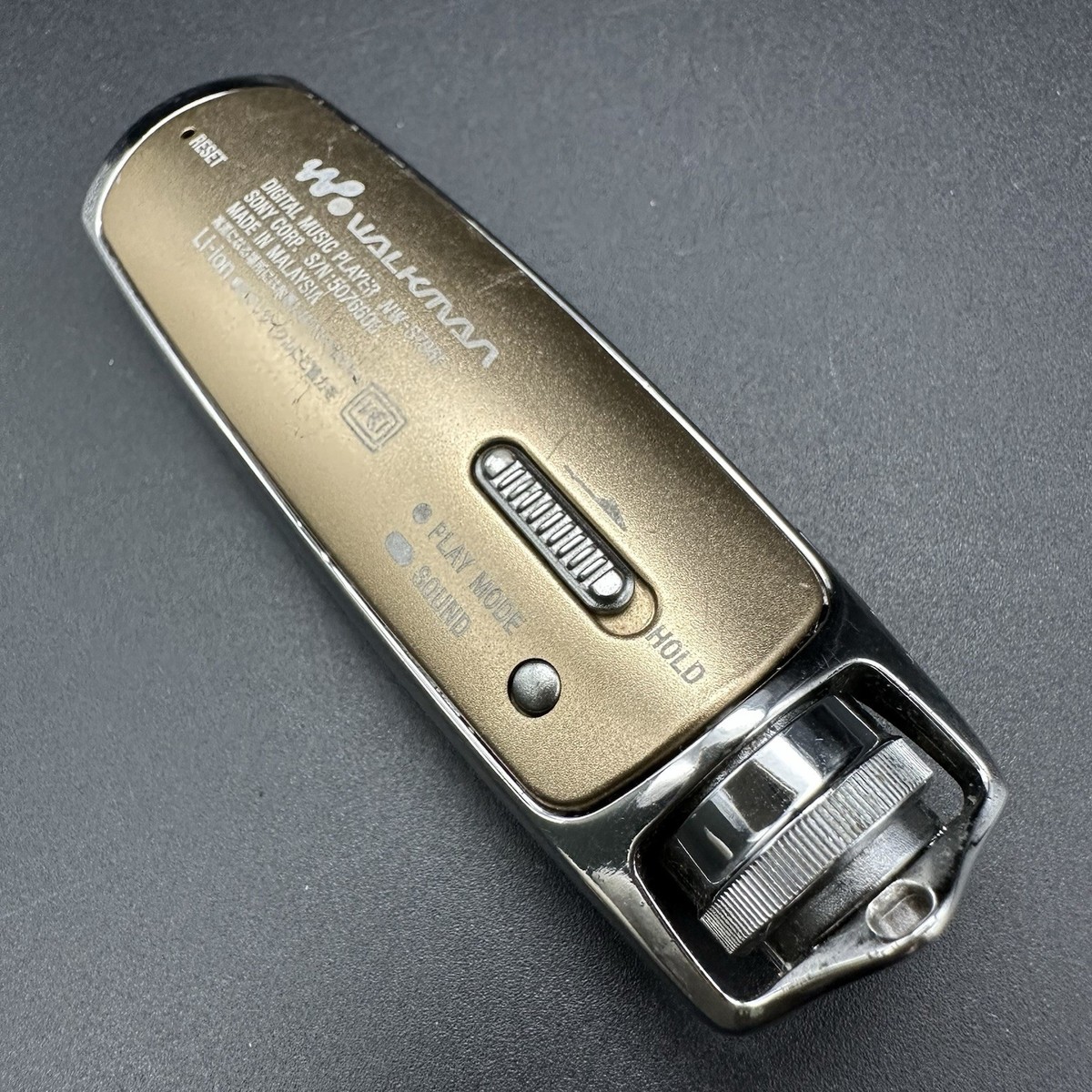 Sony Walkman NW-S706F Portable Audio Player 4GB Gold Tested