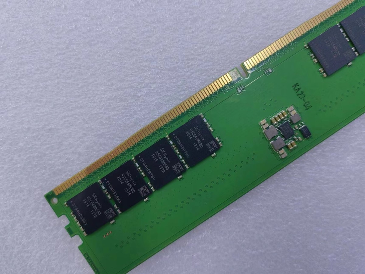 SK Hynix 16GB DDR5 4800 UDIMM 1Rx8 PC5-4800B HMCG78AEBUA081N