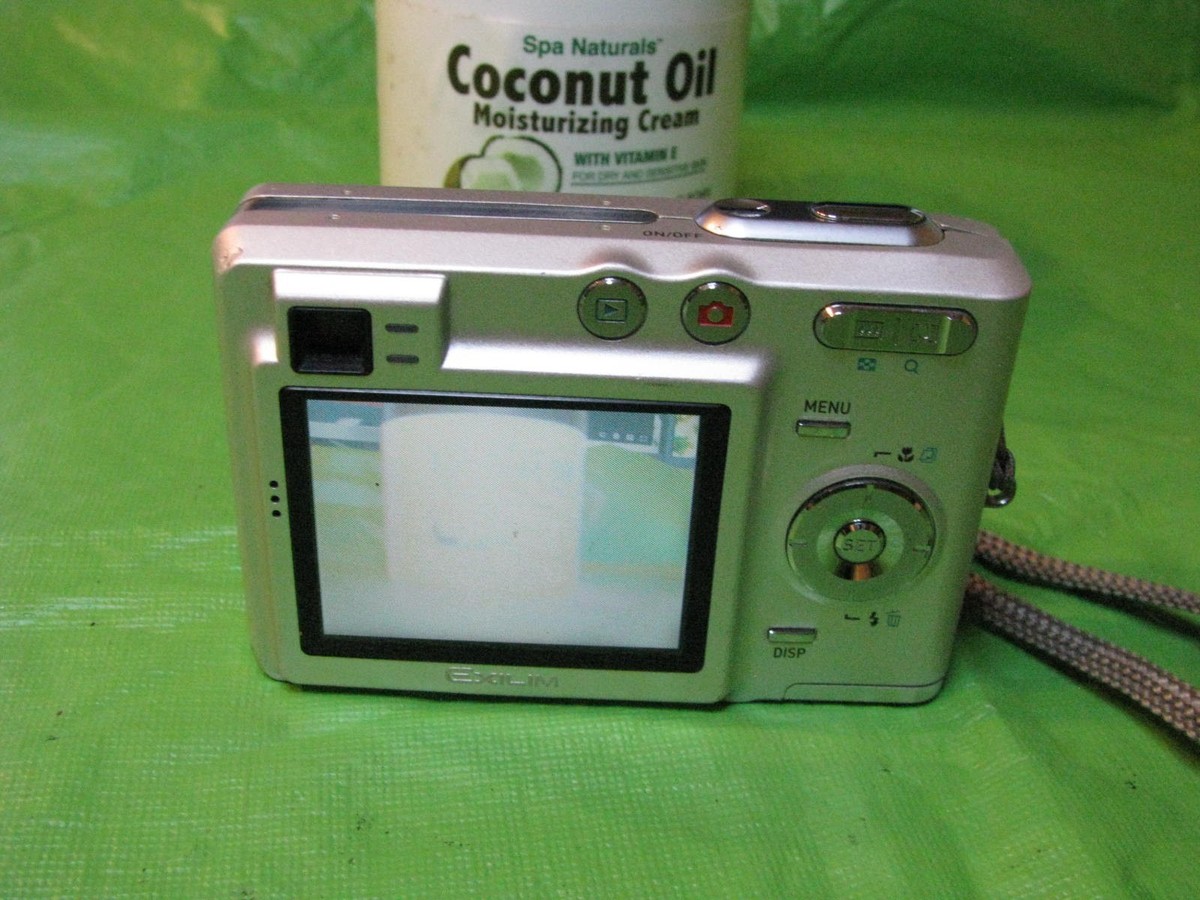 Casio EXILIM ZOOM EX-Z40 4.0MP Digital Camera - Silver (EXZ40S