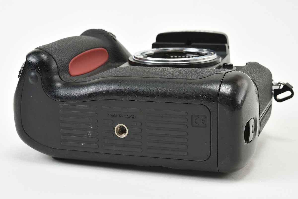 Nikon F5 35mm SLR AF Film Camera Black Body DP-30 from Japan [Very