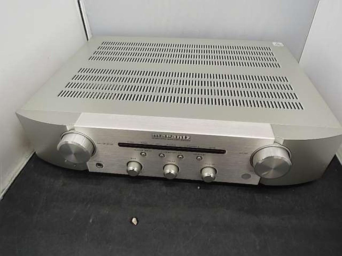 Marantz PM5004 Integrated Amplifier Good Condition Used w/Remote