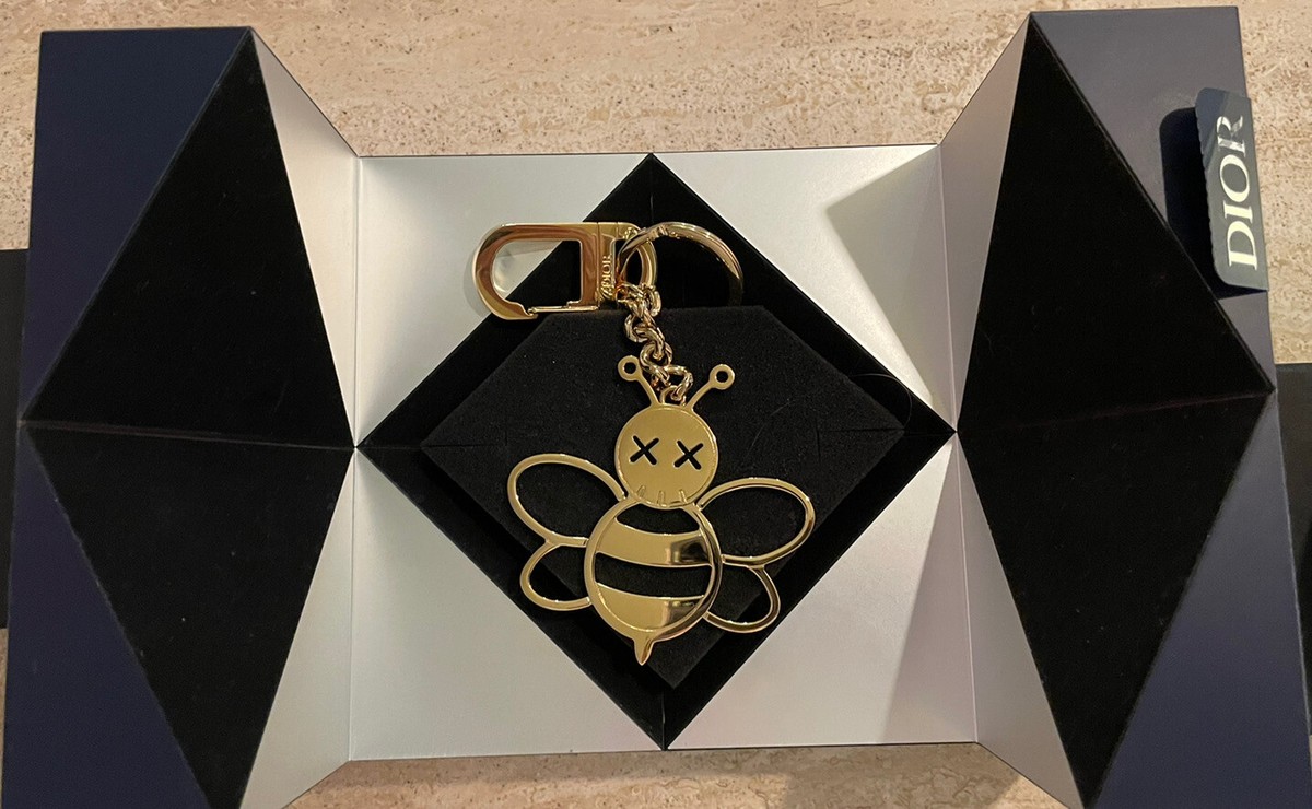 DIOR X KAWS BEE KEYCHAIN | eBay