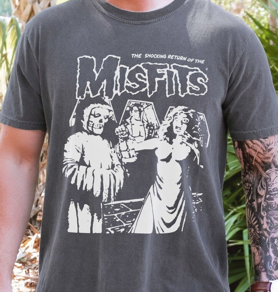 Misfits Shocking Return T-Shirt 80s Punk on Vintage Blac Comfort