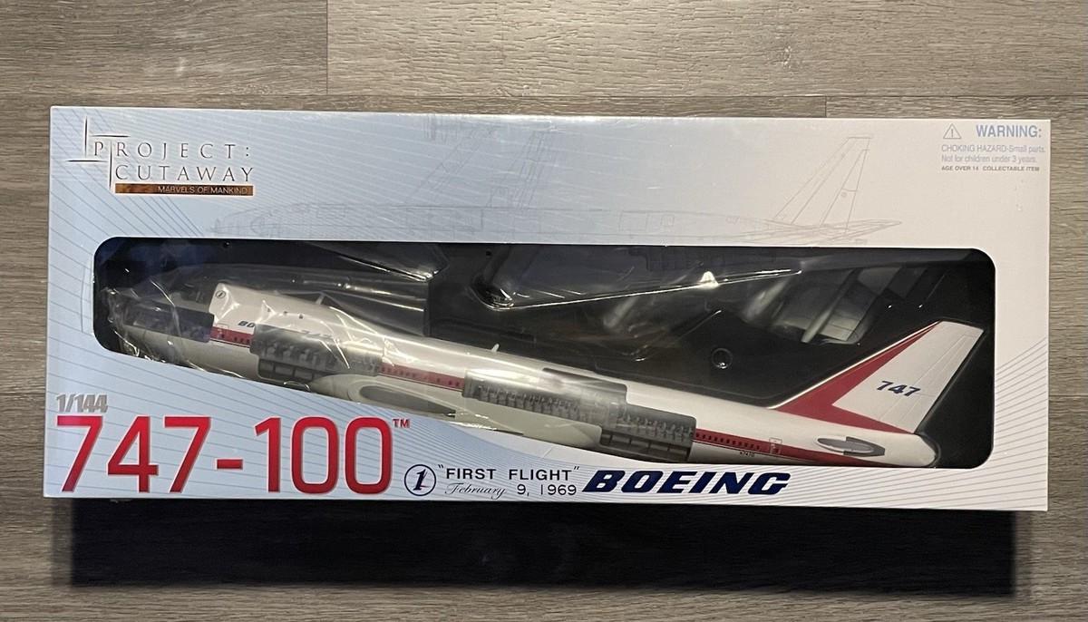 Boeing First Flight 747-100 Model Plane 1/144 scale Interior