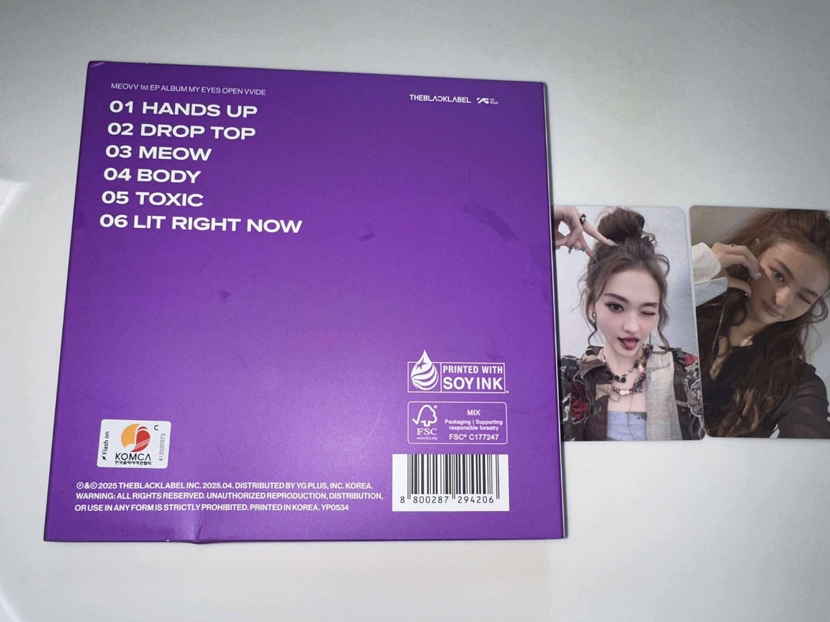 MEOVV OFFICIAL 1st EP ALBUM MY EYES OPEN AUTOGRAPH SIGNED ALBUM